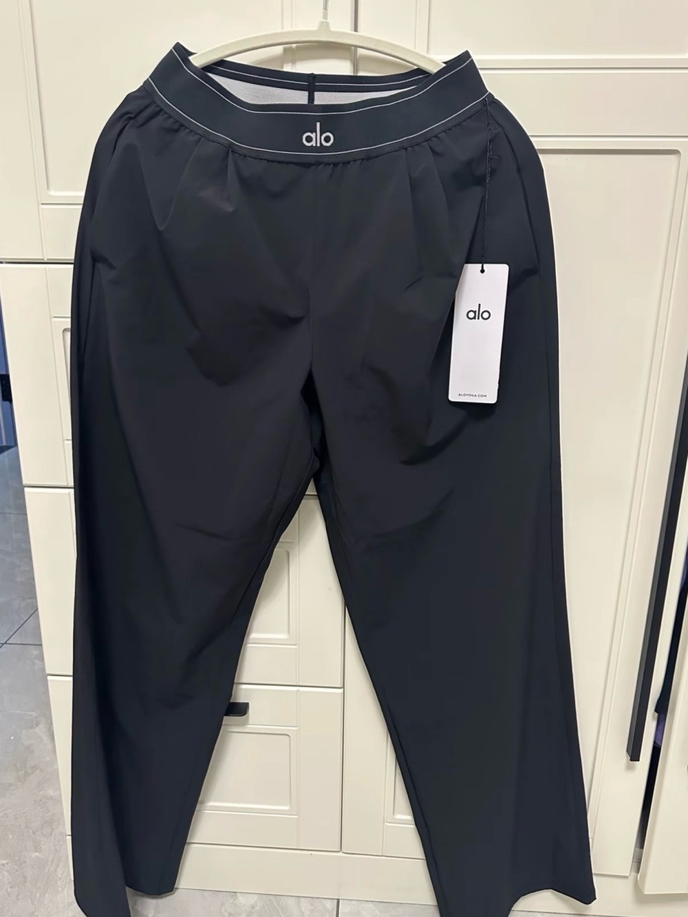 ALO Yoga Women's Black Jogger-Style Sweatpants